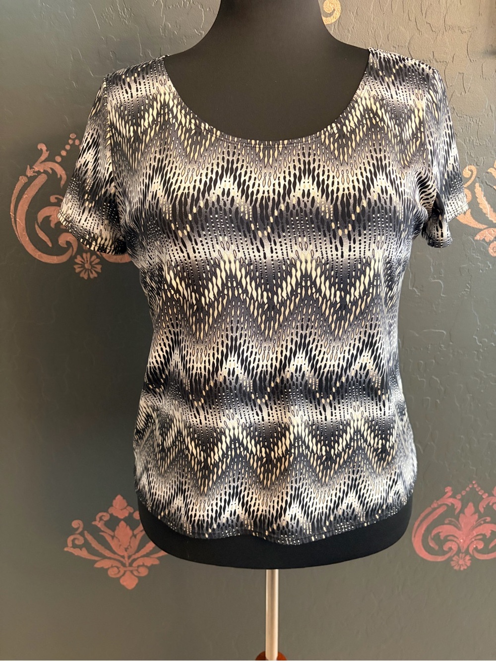 Elementz Black and White Short-Sleeve Patterned Tee